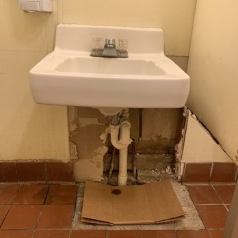 Tacos La Juanita - Bathroom sink. - Mexican Near Me - Le Mars, Iowa Tacos La Juanita - Bathroom sink. - Mexican Near Me - Le Mars, Iowa