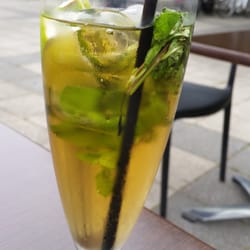 Torvecafe Hvidovre - Torve caféens hyldeblomst drik med lime og mynte