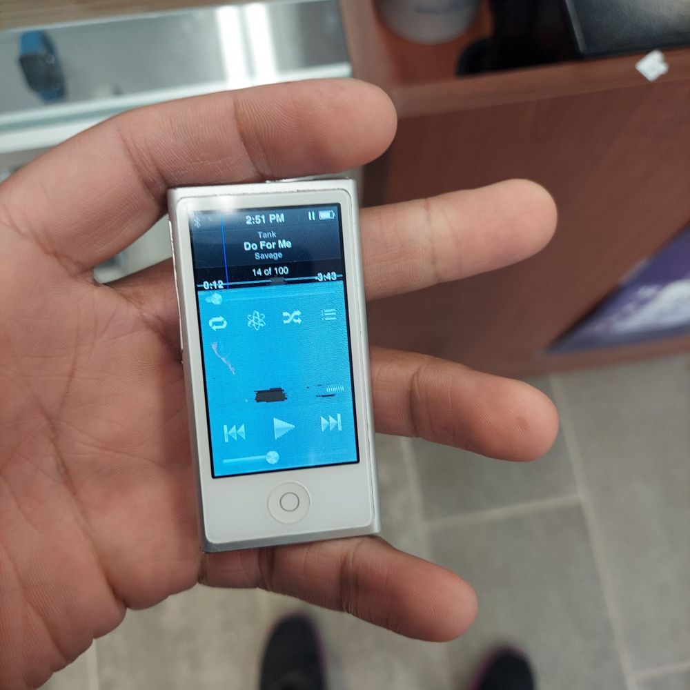 Chicago Gadgets Store - Before (damaged LCD screen) - Electronics Repair Near Me - Chicago, Illinois