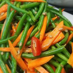 Giona's Kitchen - French Bean with Tomato and Sunflower Seeds