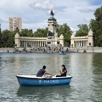 Parque Del Retiro - Photo 3: Estanque Grande and Monument to Alfonso XII - Parks Near Me - Madrid, M Parque Del Retiro - Photo 3: Estanque Grande and Monument to Alfonso XII - Parks Near Me - Madrid, M