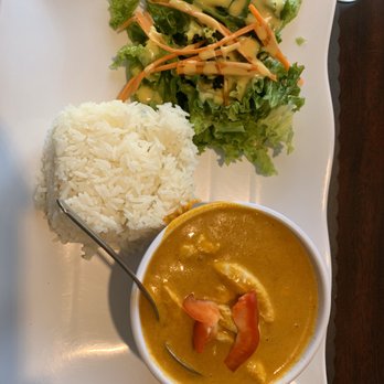 Bangkok Corner - Red curry chicken $8 lunch special - Thai Near Me - Costa Mesa, California Bangkok Corner - Red curry chicken $8 lunch special - Thai Near Me - Costa Mesa, California