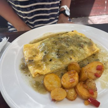 Quinta de Piedra - Veggie omelette with salsa verde. So tasty! - Mexican Near Me - Playa del Carmen, ROO