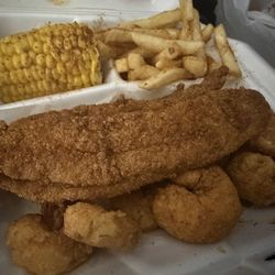 Riverside Seafood & Chicken - Fried bass and shrimp platter