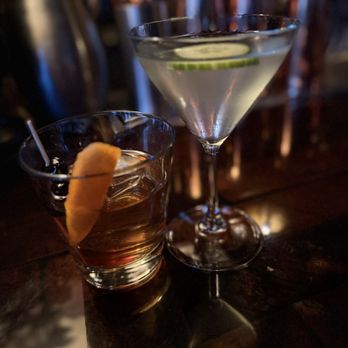 Armitage Alehouse - Old fashioned and cucumber martini - Pubs Near Me - Chicago, Illinois
