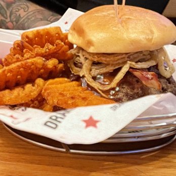 Drake's - BBQ Burger - Burgers Near Me - Florence, Kentucky
