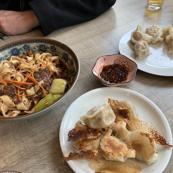 Magic Kitchen - Spicy beef noodle soup plus both steamed and fried dumplings - Chinese Near Me - Dusseldorf, NW