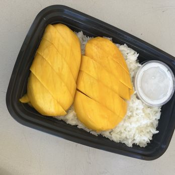 Wat Mongkolratanaram - mango sticky rice ($11) - Thai Near Me - Berkeley, California