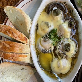 Double Musky Inn - Scallop stuffed mushrooms Rockefeller - Cajun/Creole Near Me - Girdwood, Alaska Double Musky Inn - Scallop stuffed mushrooms Rockefeller - Cajun/Creole Near Me - Girdwood, Alaska