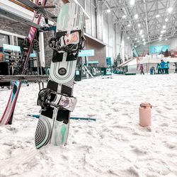 Big Snow American Dream - QUICK TIP: Cute or good looking snowboard/skis = NOT RENTAL GEAR.
