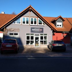 Bio-Metzgerei Hein - Parkplätze vor dem Haus