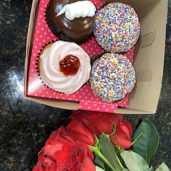 Smallcakes Medallion - Cupcakes - Cupcakes Near Me - Dallas, Texas Smallcakes Medallion - Cupcakes - Cupcakes Near Me - Dallas, Texas
