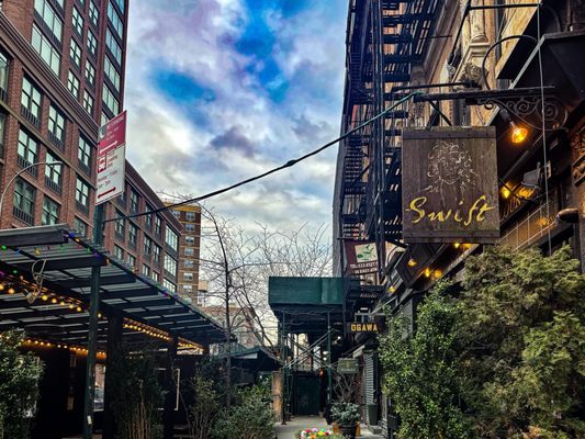 Swift Hibernian Lounge by null