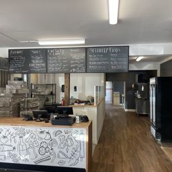 Doebs Pizzeria - Front ordering
