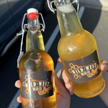 Wild West Mead - Chai tea mead and lavender/earl grey mead. Our favorites!! - Meaderies Near Me - Vista, California