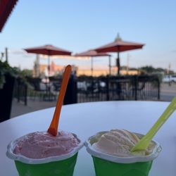 The Flying Cow - strawberry and mango
