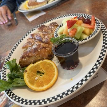 Black Bear Diner Sugar Land - Blackberry Bear Claw French Toast - Breakfast & Brunch Near Me - Sugar Land, Texas