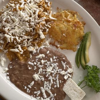 El Nuevo Faro - Chilaquiles rojos, plates come with a side of beans, aguacate and side of hash. Soooo good! - Breakfast & Brunch Near Me - Baja California, BCN El Nuevo Faro - Chilaquiles rojos, plates come with a side of beans, aguacate and side of hash. Soooo good! - Breakfast & Brunch Near Me - Baja California, BCN