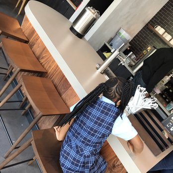 Starbucks - Waiting/sitting area for mobile pick up - Coffee & Tea Near Me - Baltimore, Maryland