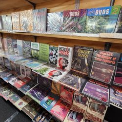Bob's News & Books