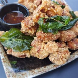 Crispy salty peppery chicken (aka popcorn chicken) Crispy salty peppery chicken (aka popcorn chicken)