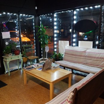 QQ Noodle - Adorable waiting area - Vietnamese Near Me - Marina, California
