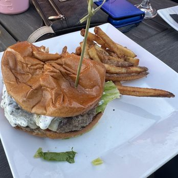 The Orchard Grille at Applecrest Farm - The OG Burger - Breakfast & Brunch Near Me - Hampton Falls, New Hampshire