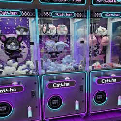 R&B Tea - Temecula - More Claw Machines3