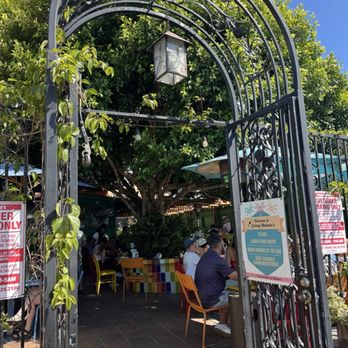 Johnny Mañana's - Outdoor seating area - Mexican Near Me - Oceanside, California Johnny Mañana's - Outdoor seating area - Mexican Near Me - Oceanside, California