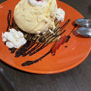 Minooka Basement Bar & Grill - Dessert - New American Near Me - Minooka, Illinois