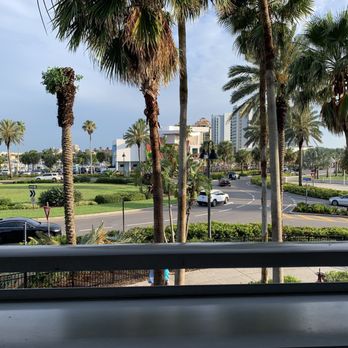 Hooters - Sports Bars Near Me - Clearwater, Florida