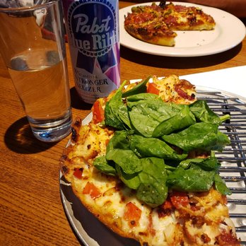 Old Chicago Pizza + Taproom - Tuscon chicken personal thin crust - Pizza Near Me - Rock Springs, Wyoming