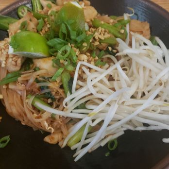 Coyote Grille - Chicken Pad Thai - American Near Me - Lemoore, California