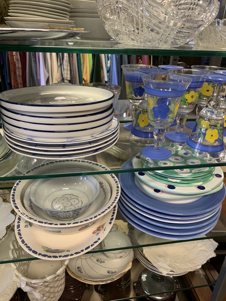 VINTAGE VALUES Updated October 2024 10 Photos 5226 S College Rd