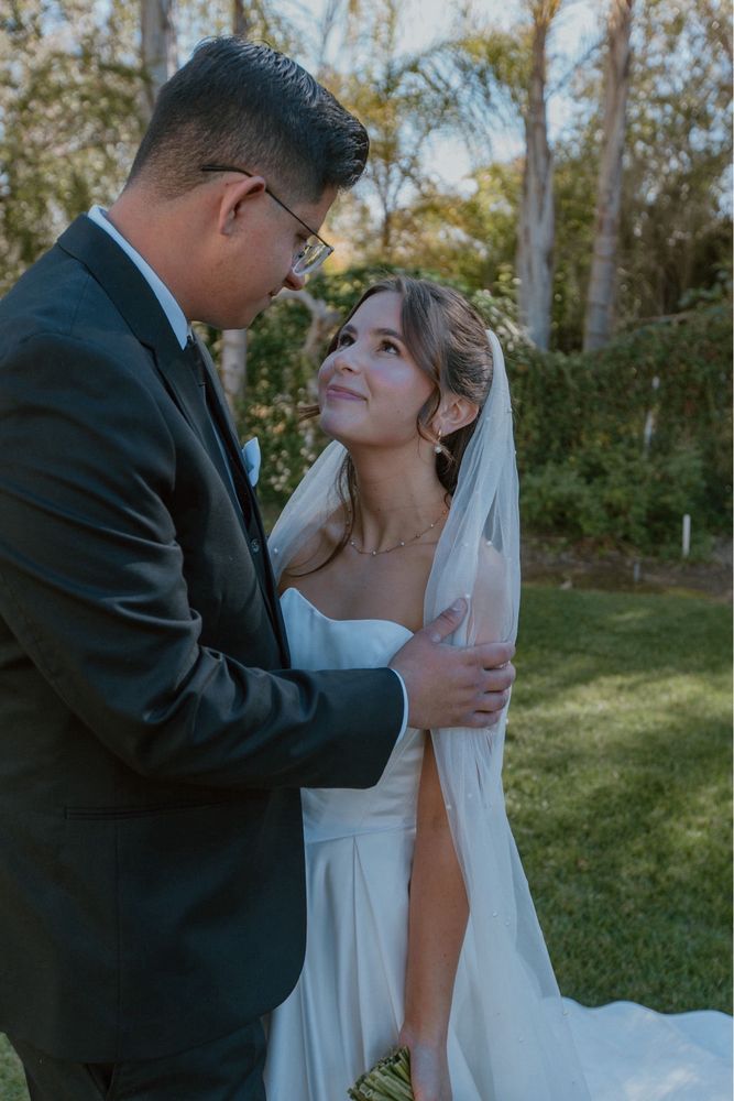 Irresistible Mess Logo