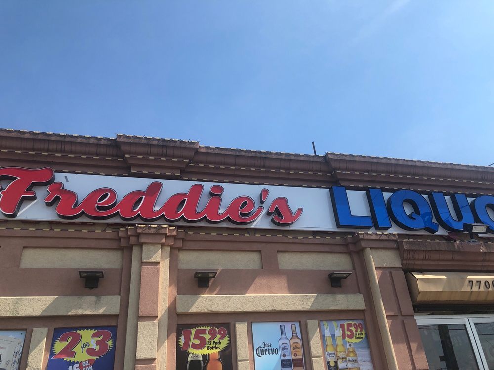 Freddies Liquors Logo