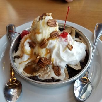 BJ's Restaurant & Brewhouse - Banana Split Pizookie - New American Near Me - Oxnard, California BJ's Restaurant & Brewhouse - Banana Split Pizookie - New American Near Me - Oxnard, California