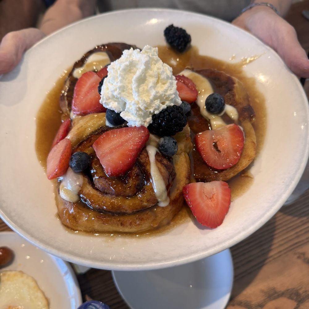 Another Broken Egg Cafe - Cinnamon Roll French Toast - American Near Me - Gilbert, Arizona