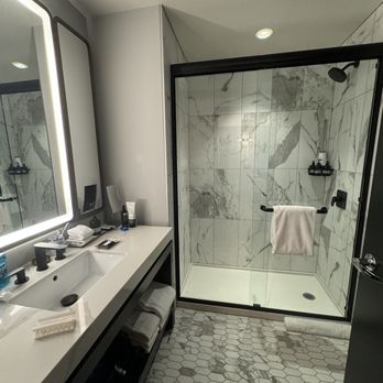 Pendry Chicago - Bathroom - Hotels Near Me - Chicago, Illinois Pendry Chicago - Bathroom - Hotels Near Me - Chicago, Illinois