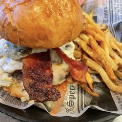 Features Sports Bar & Grill