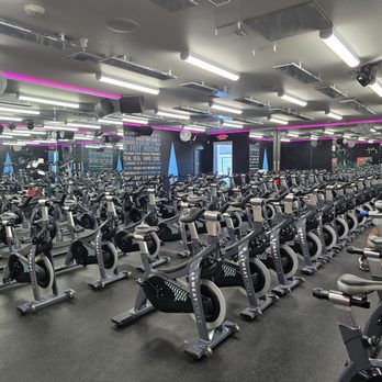 Sweat Cycle - The cycling room! - Cycling Classes Near Me - Los Angeles, California Sweat Cycle - The cycling room! - Cycling Classes Near Me - Los Angeles, California