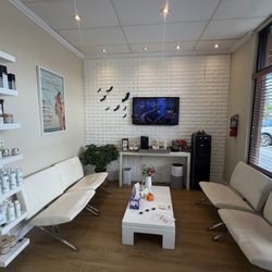 NATURA Hair Removal & Skin Care - Carmel Mountain - Lobby