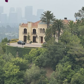 Grave Line Tours - Former Sharon Tate home... - Historical Tours Near Me