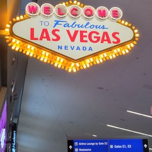 HUDSON NEWS 51 Photos 55 Reviews 5757 Wayne Newton Blvd Las