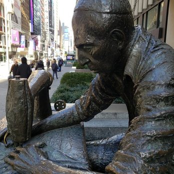 Giant Needle and Button - Public Art Near Me - New York, New York
