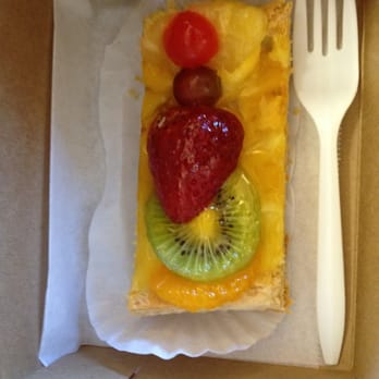 Le Croissant Dore - Fruit tart - Bakeries Near Me - Westminster, California Le Croissant Dore - Fruit tart - Bakeries Near Me - Westminster, California