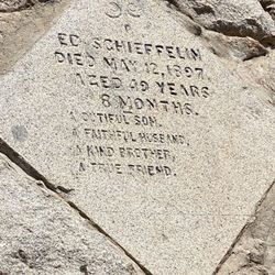 Schiefflin Monument - The marker