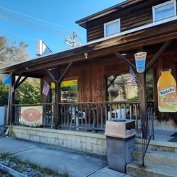 Carousel Deli & Bakery - Outside