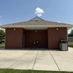 Pendleton Falls Park - Restrooms