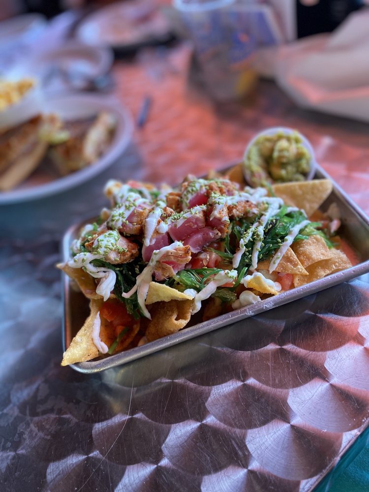 Salty Pelican Bar & Grill